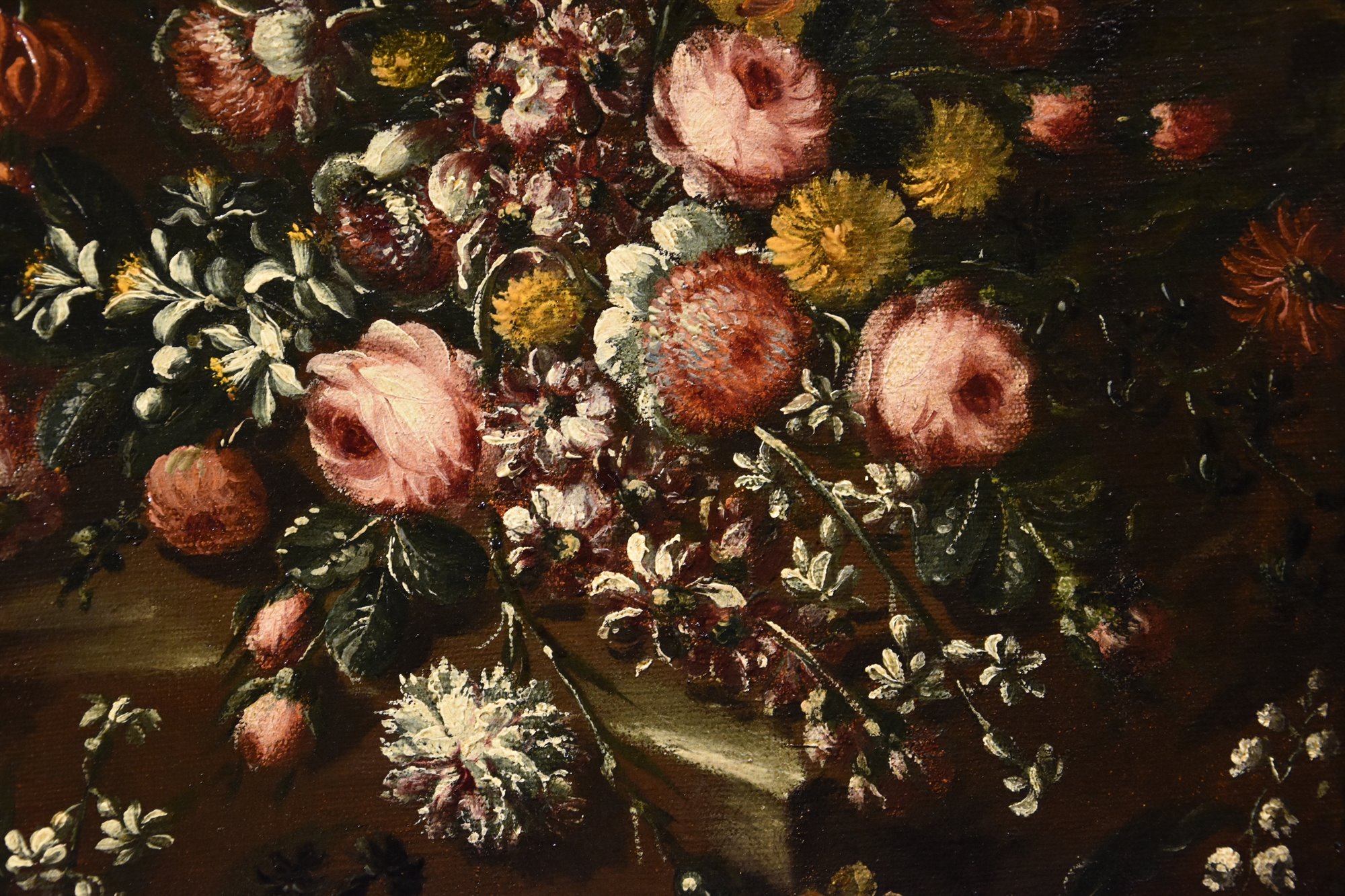 Grande composizione di fiori all'aperto (1 di 4)