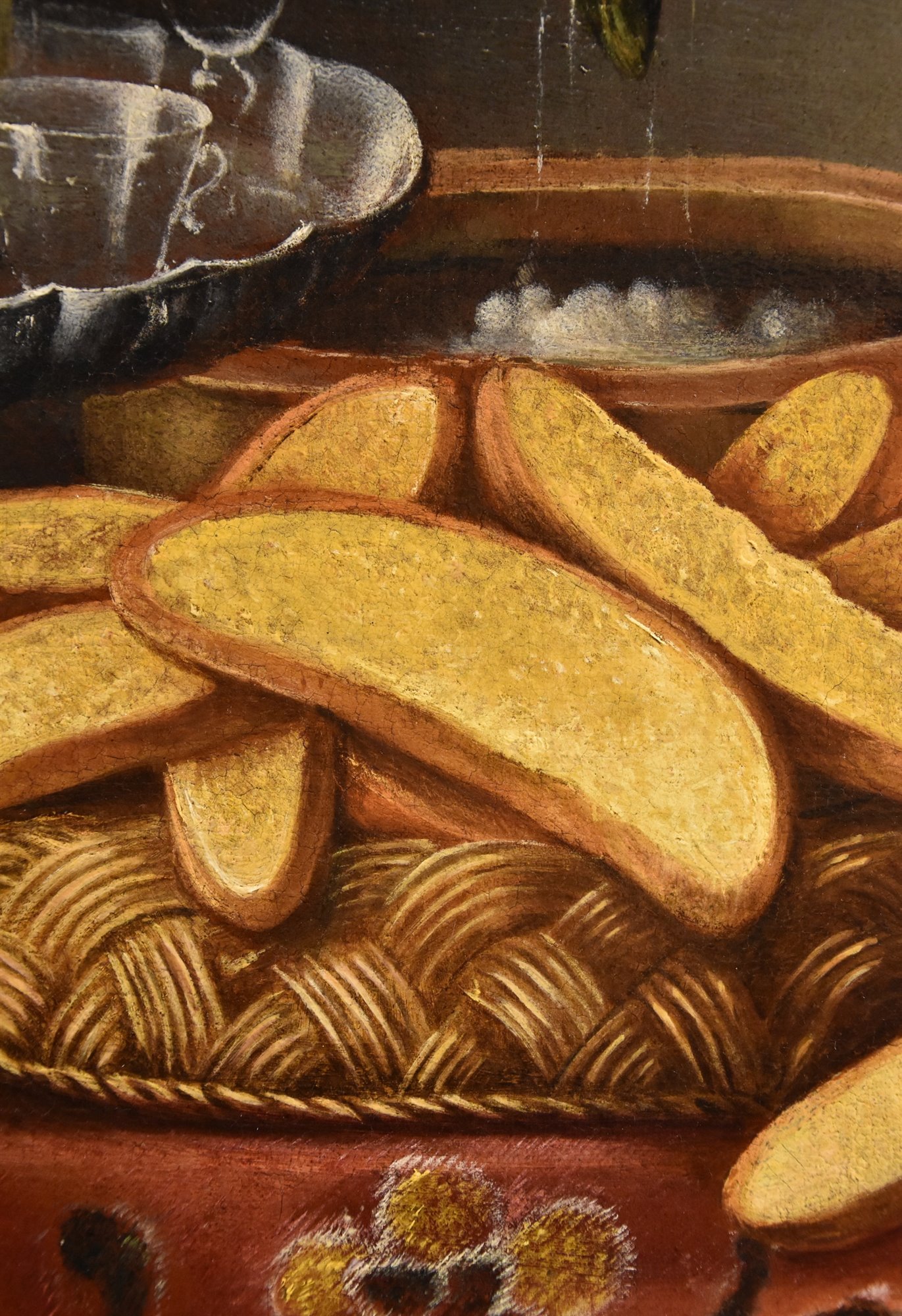 Natura morta con fiori, alzata con cristalli e liquori, porcellane e cesto con biscotti