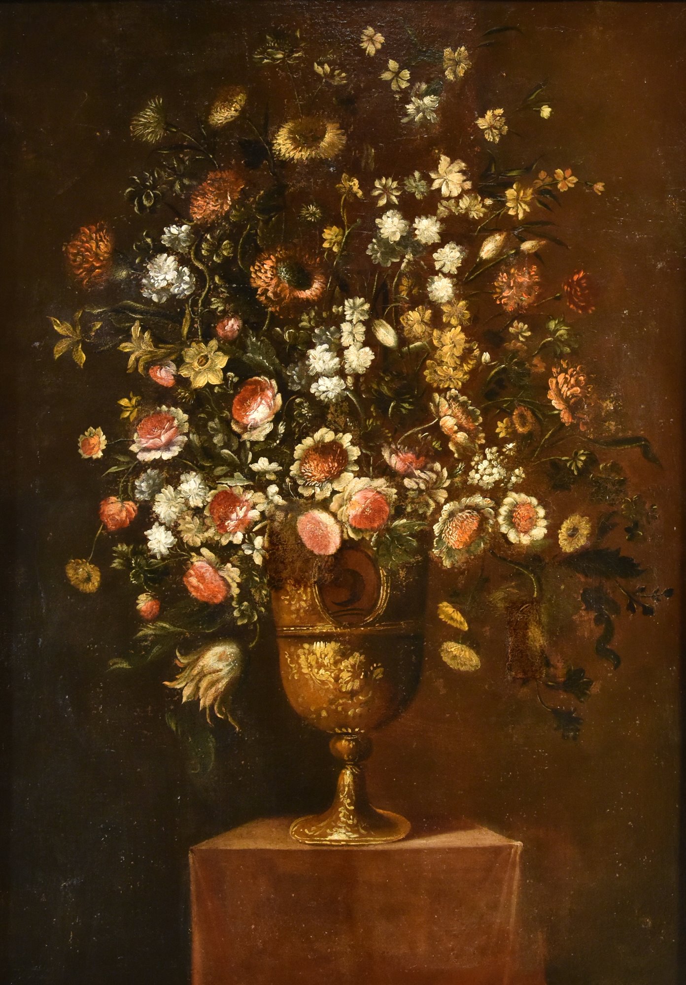 Composizione di fiori entro vaso sbalzato (2 di 3)