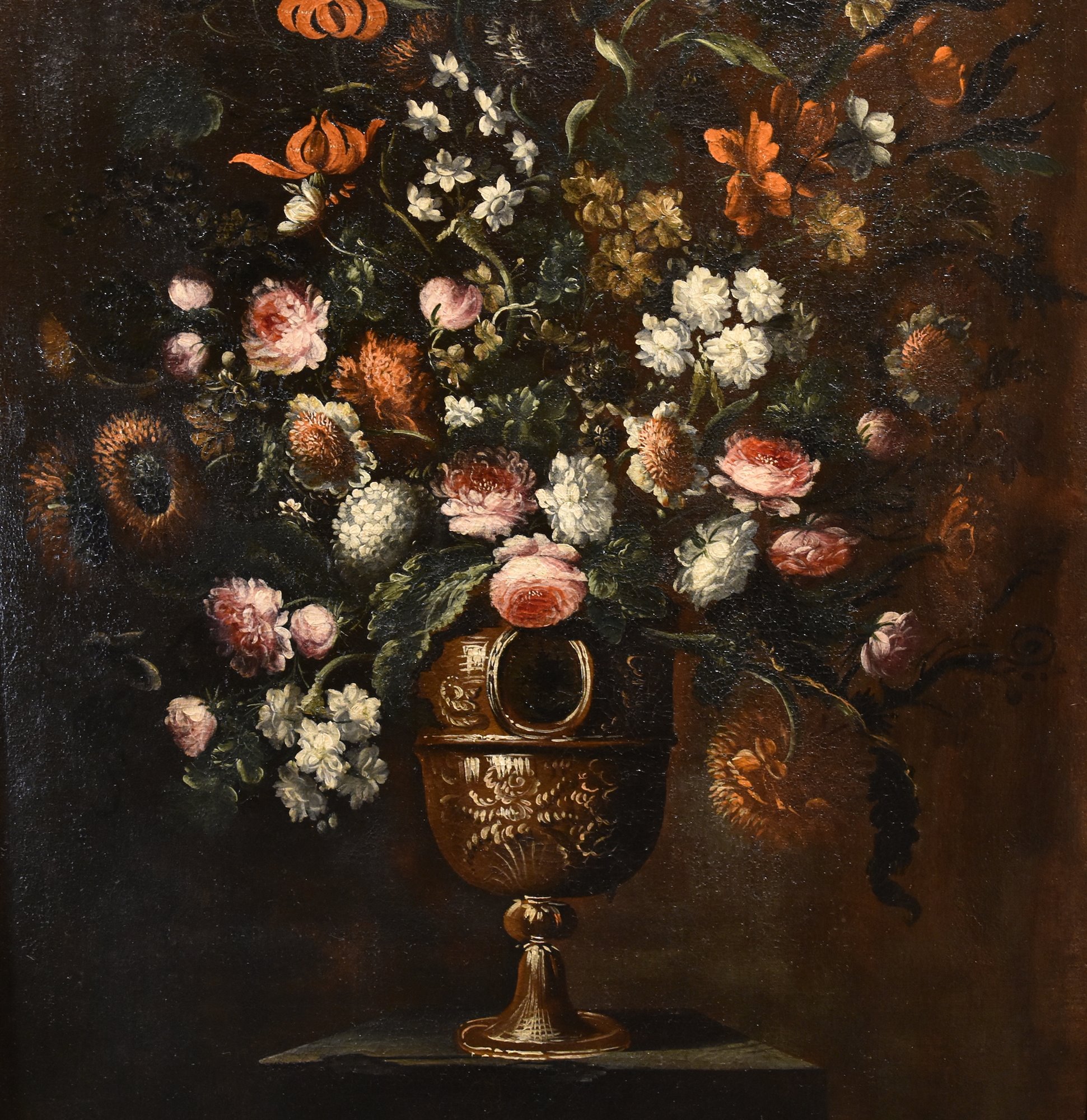 Composizione di fiori entro vaso sbalzato (3 di 3)