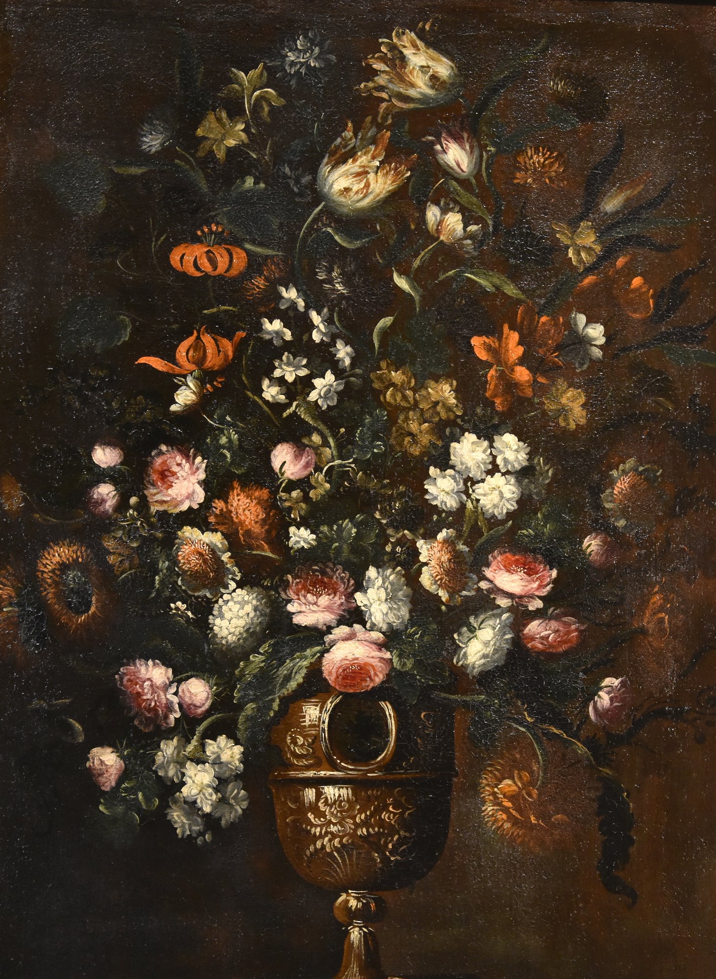 Composizione di fiori entro vaso sbalzato (3 di 3)