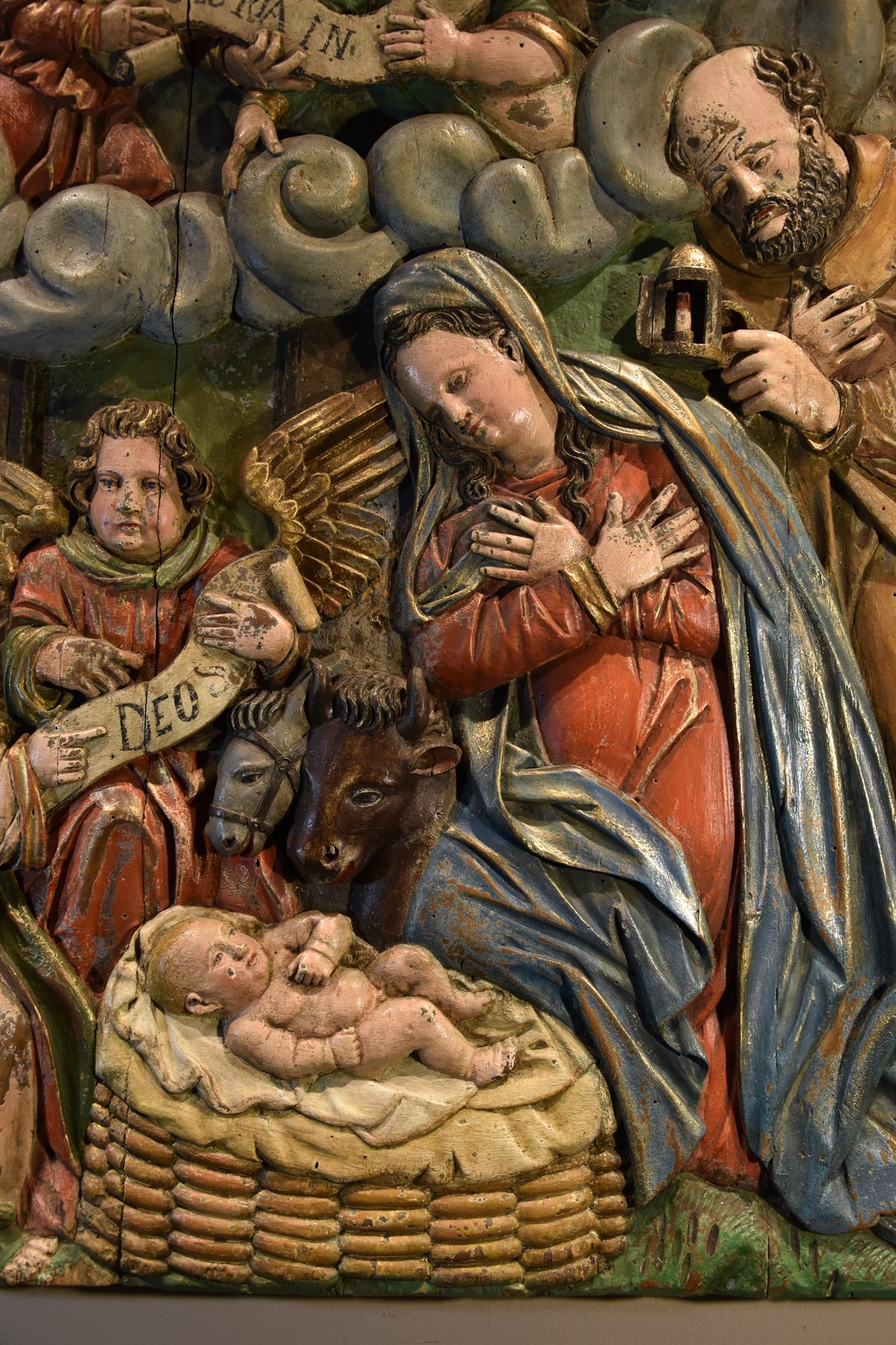 Scultura ad altorilievo raffigurante la Natività