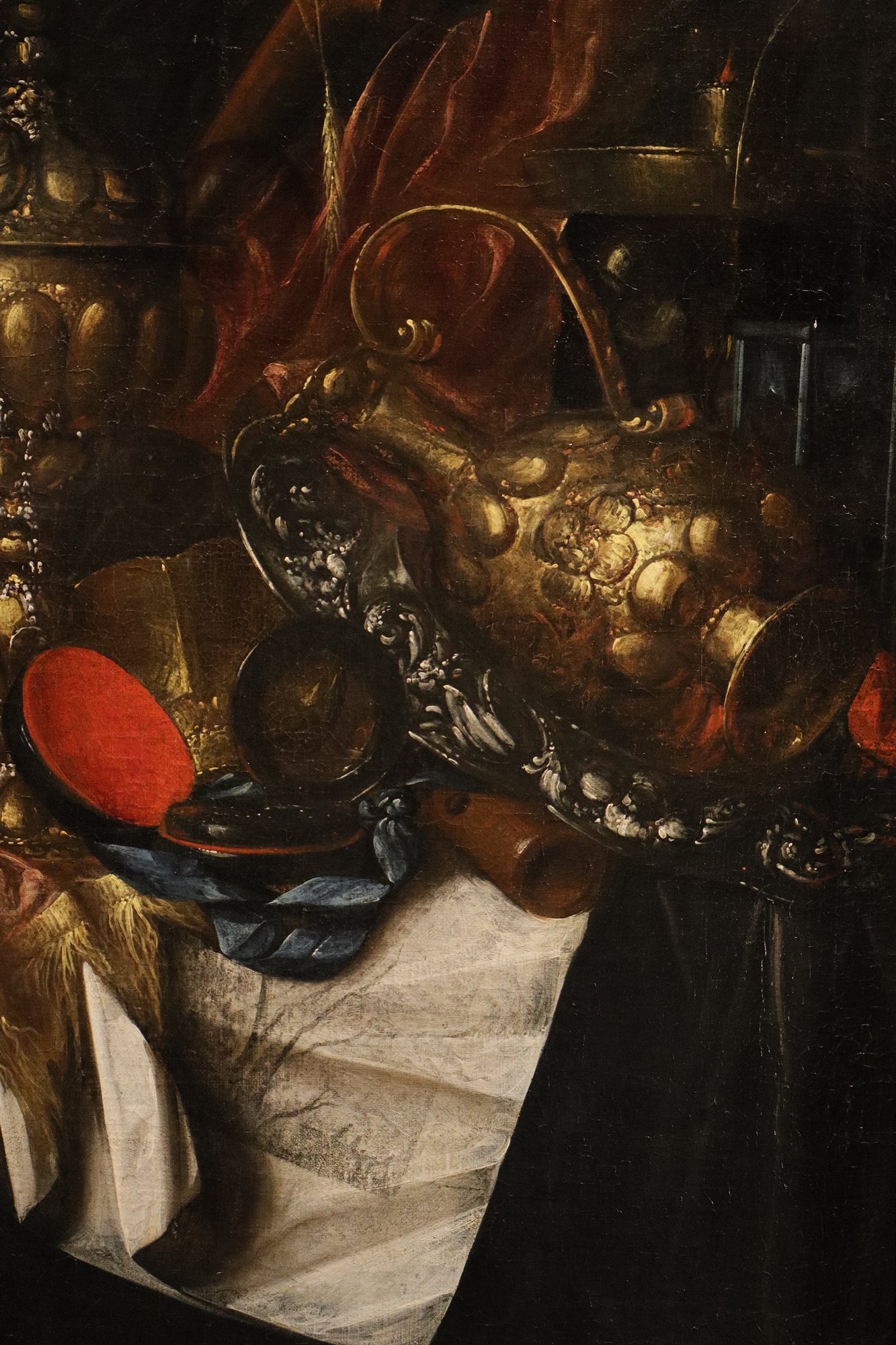 Natura morta Vanitas con oggetti preziosi, strumenti musicali e disegni