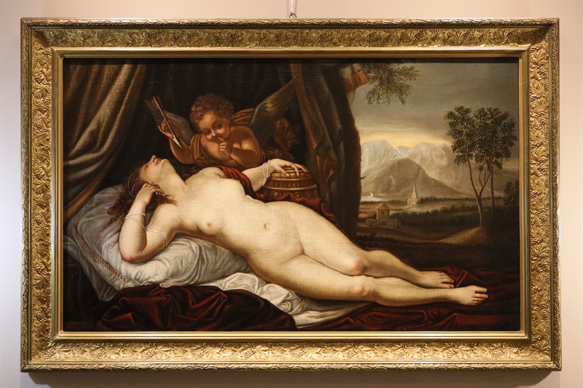 Venere dormiente con Cupido