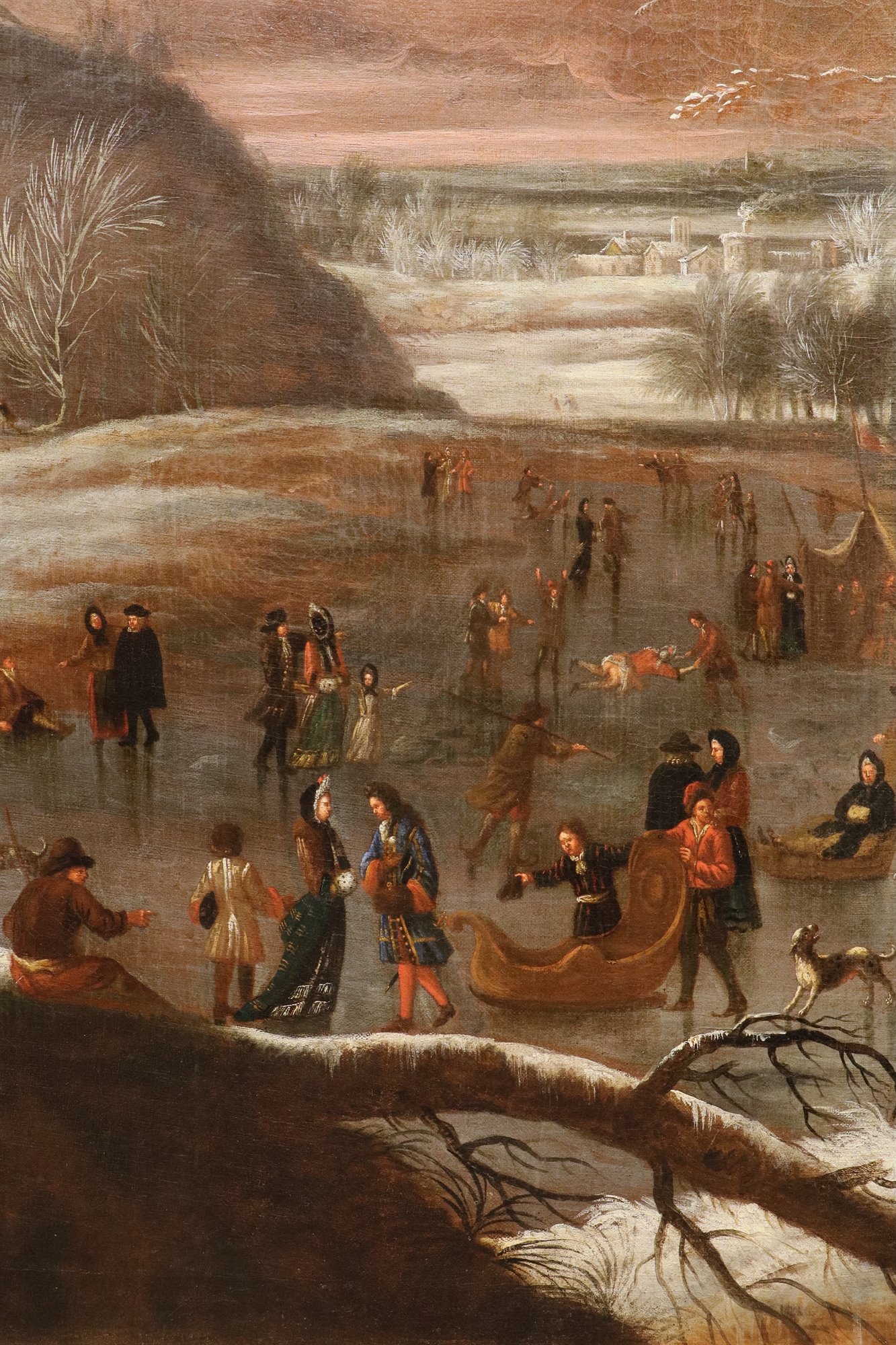 Paesaggio invernale con lago ghiacciato e pattinatori