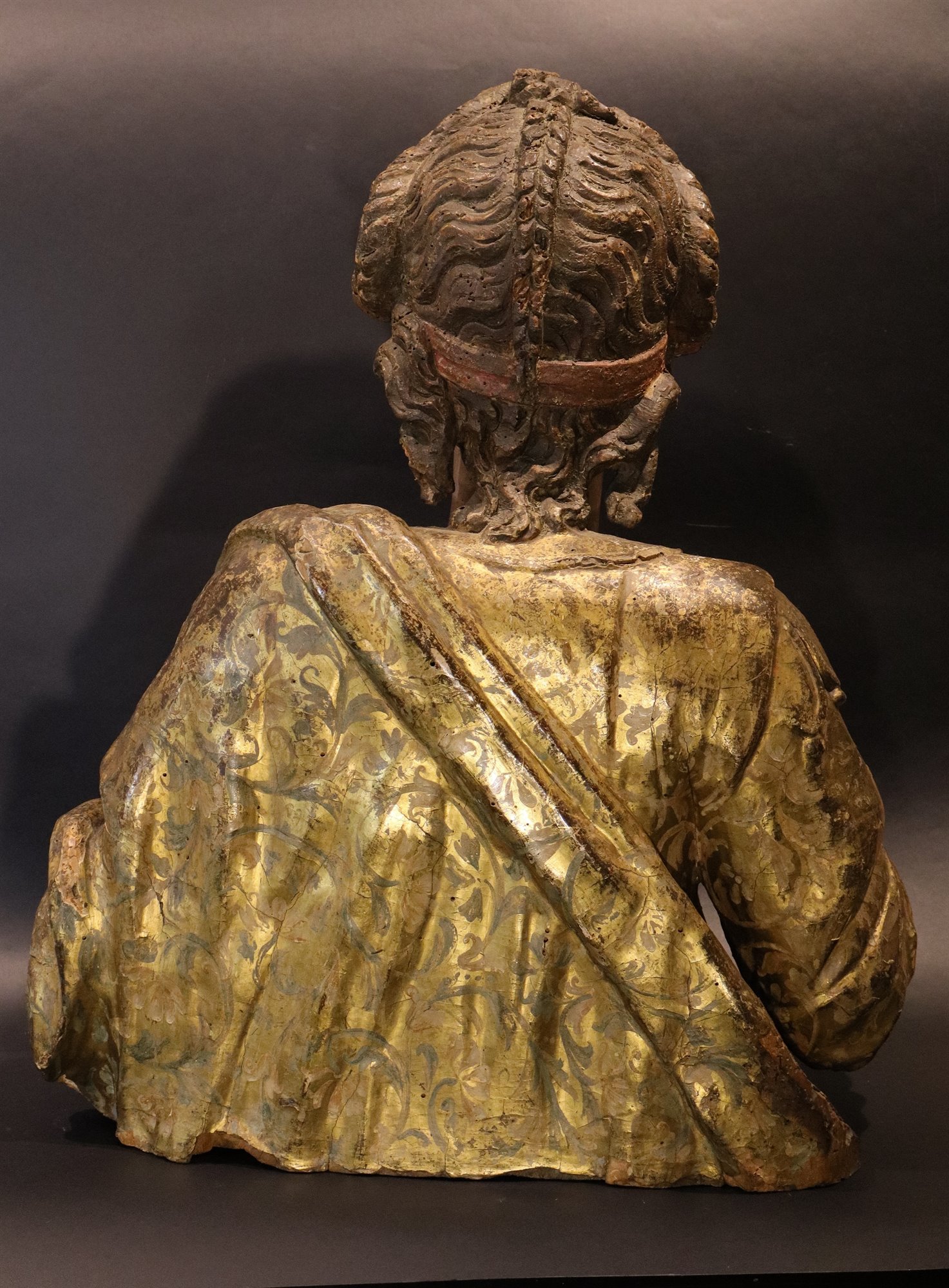 Coppia sculture lignee: San Giovanni Evangelista e Santa Caterina d’Alessandria