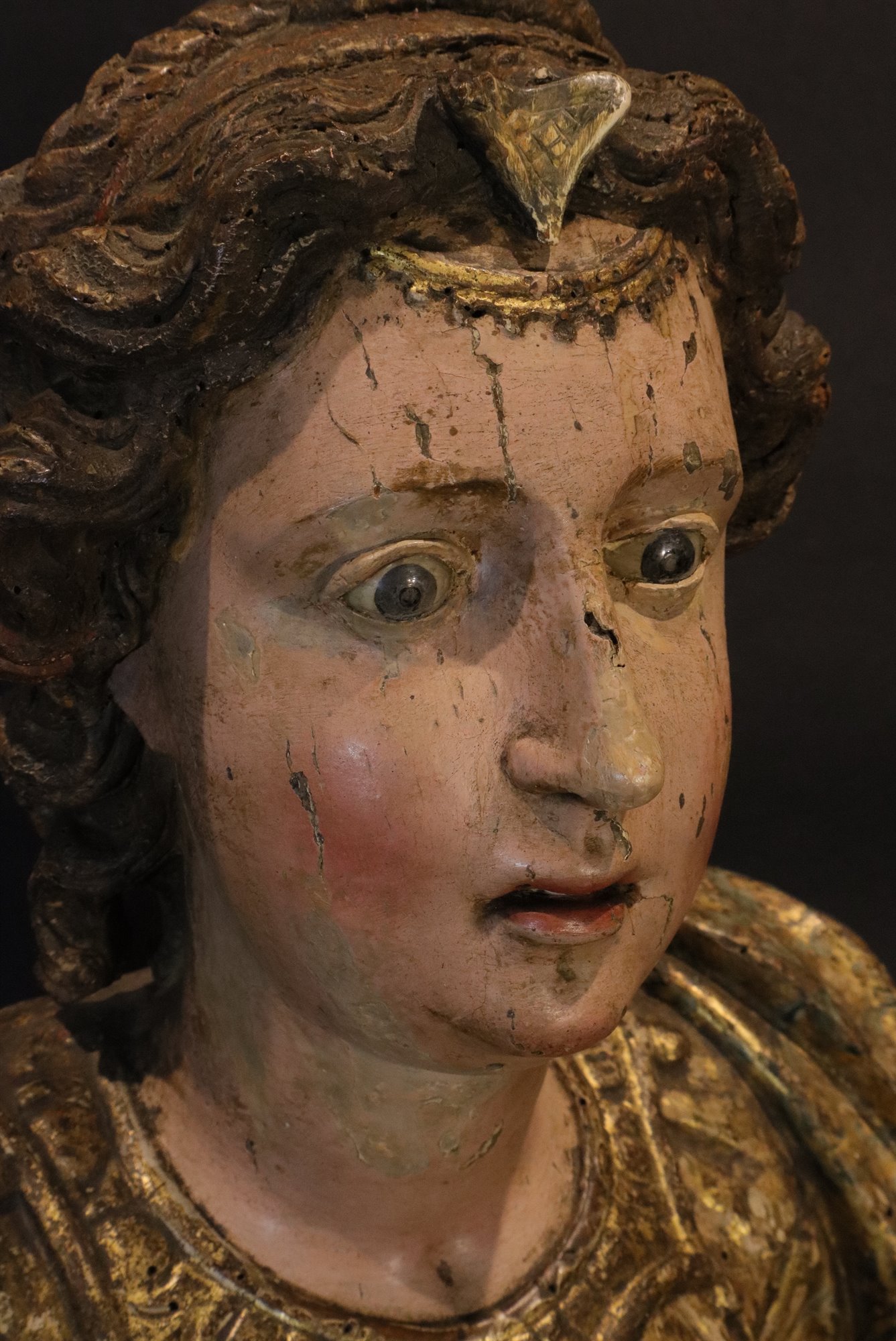 Coppia sculture lignee: San Giovanni Evangelista e Santa Caterina d’Alessandria