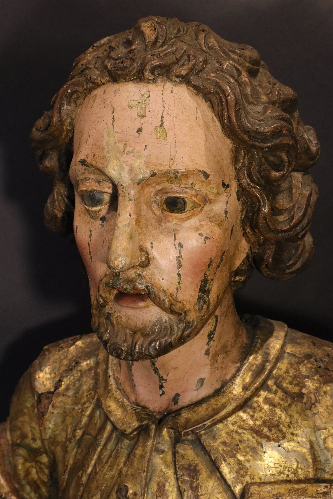 Coppia sculture lignee: San Giovanni Evangelista e Santa Caterina d’Alessandria