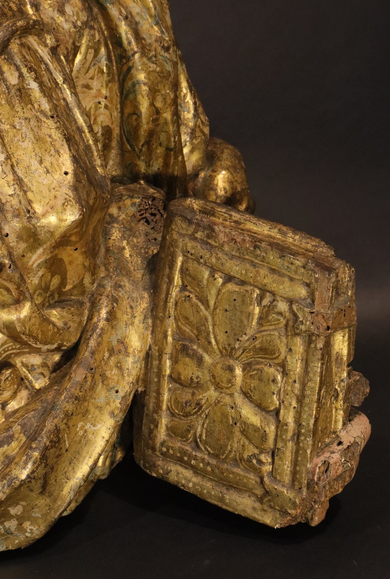 Coppia sculture lignee: San Giovanni Evangelista e Santa Caterina d’Alessandria