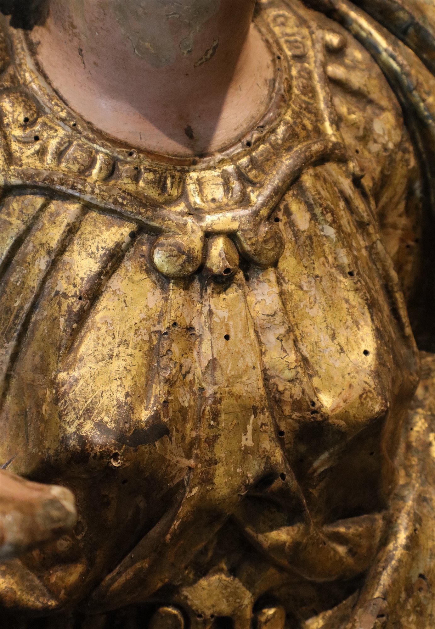 Coppia sculture lignee: San Giovanni Evangelista e Santa Caterina d’Alessandria