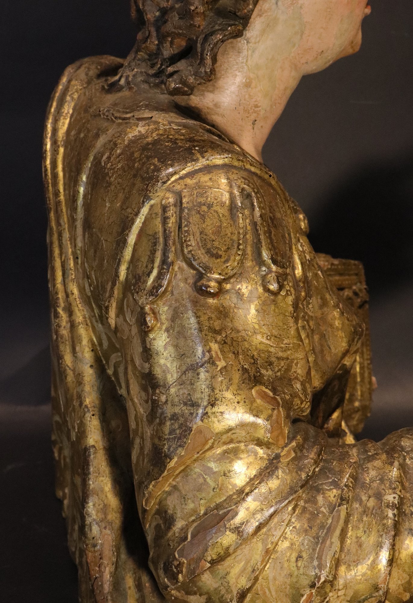 Coppia sculture lignee: San Giovanni Evangelista e Santa Caterina d’Alessandria