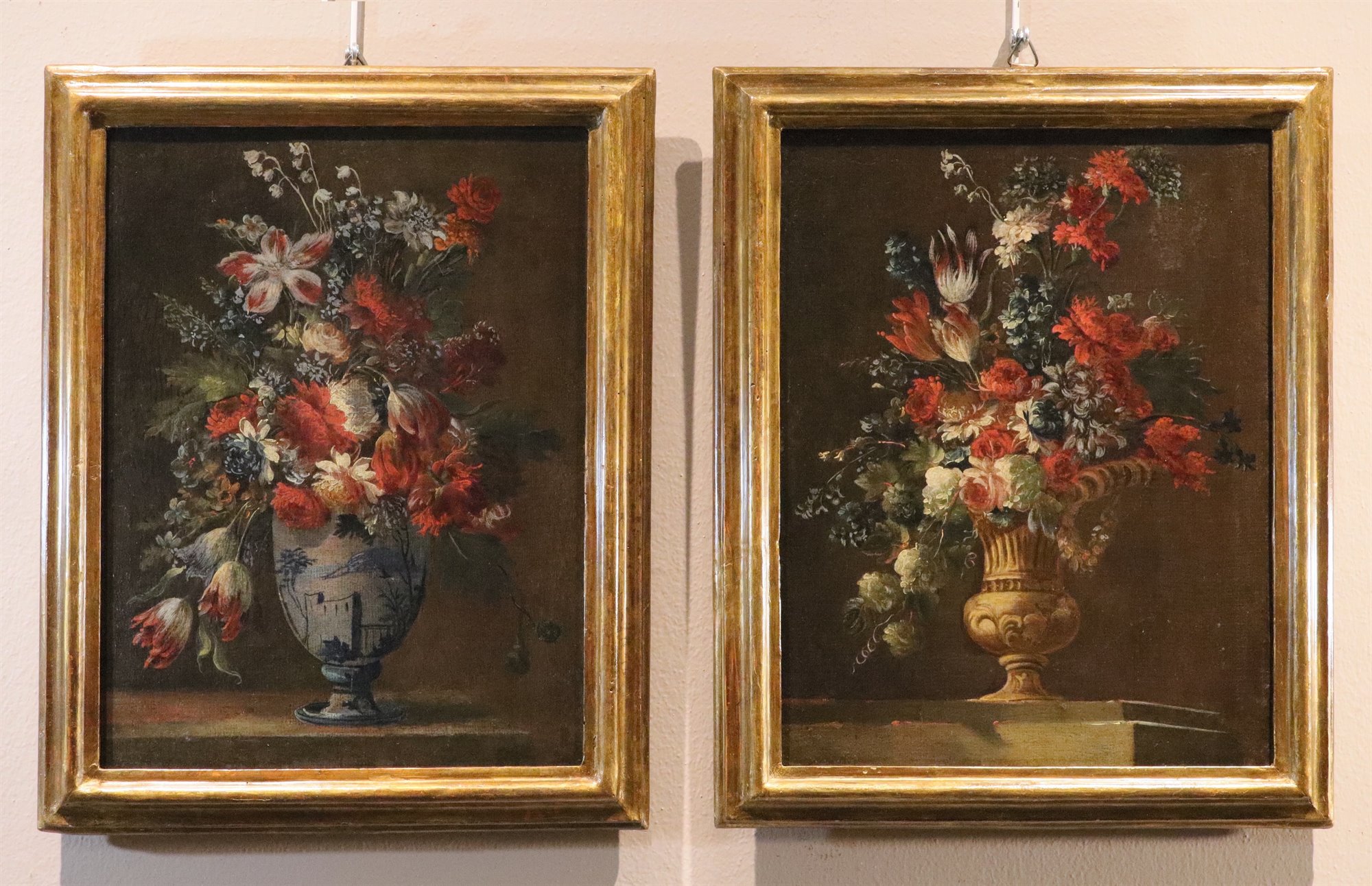 Coppia di nature morte di fiori