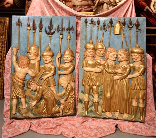 Altorilievo in legno dipinto e dorato 'Gesù sulla via del Calvario'