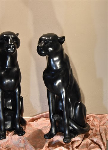 Coppia di grandi pantere nere in bronzo