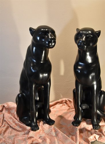 Coppia di grandi pantere nere in bronzo