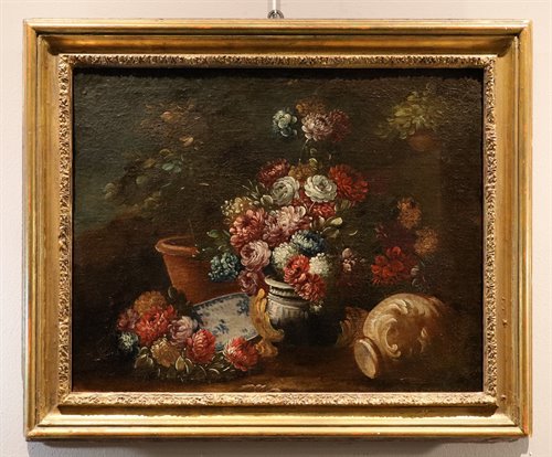 Natura morta di fiori in un giardino