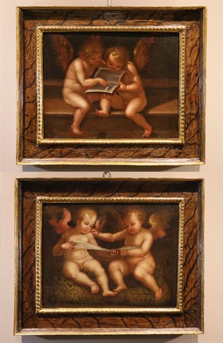 Coppia di dipinti Angeli con cartiglio/ Angeli con libro